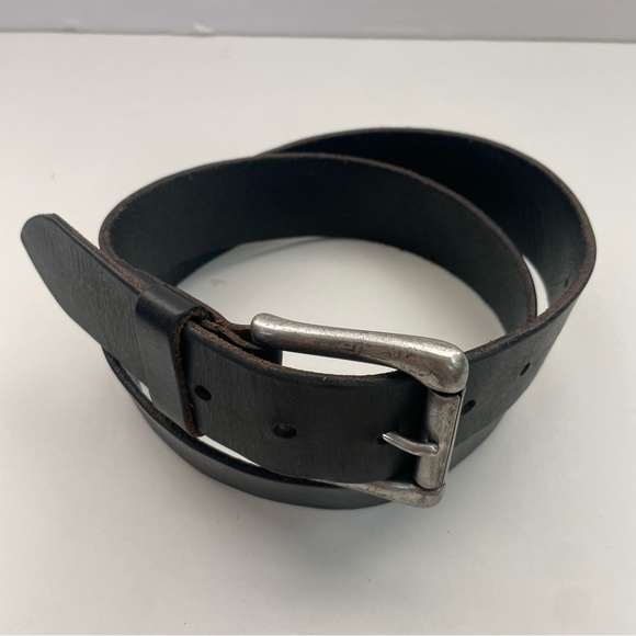 Black Leather Men’s Old Navy Belt - Picture 3 of 13